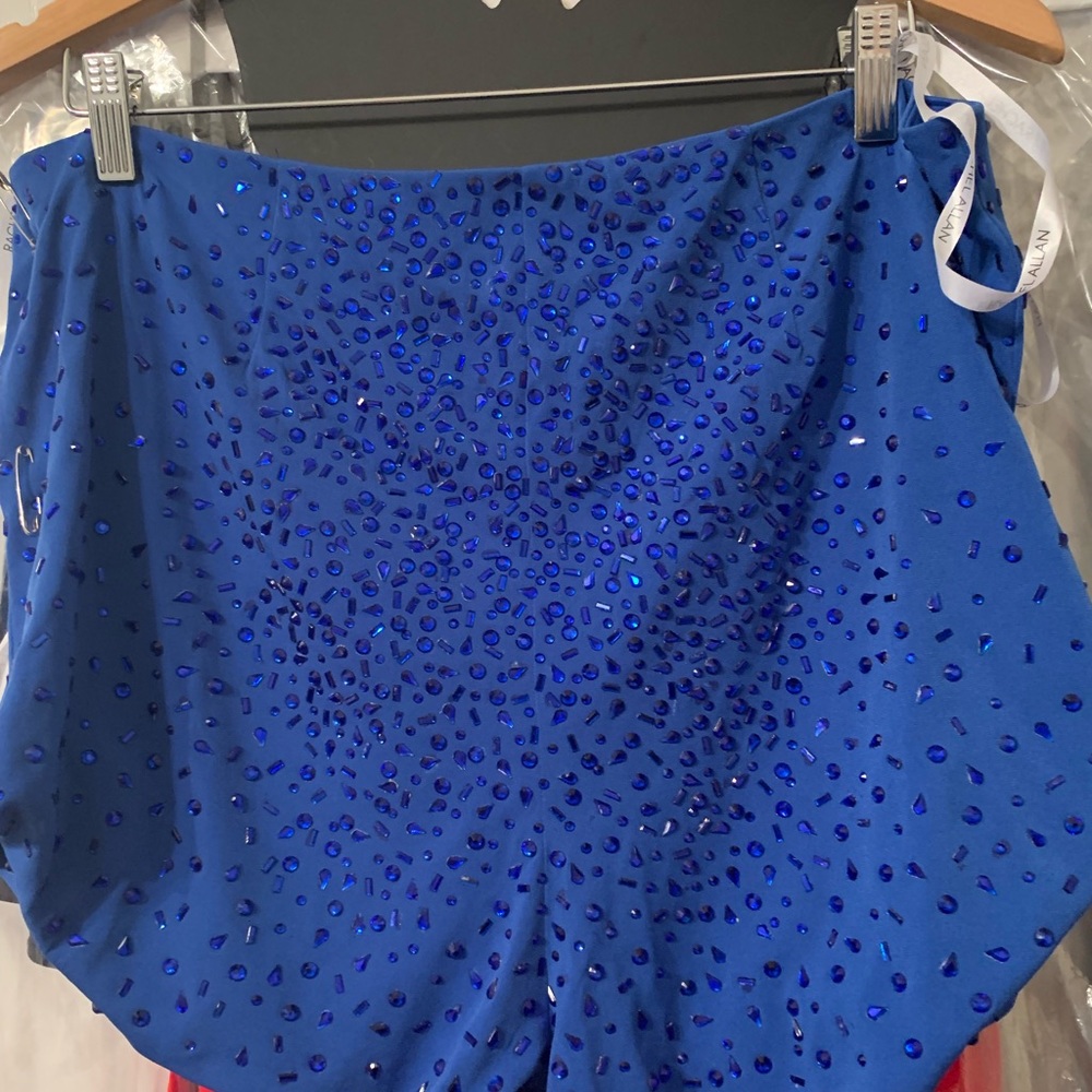 Hot pants